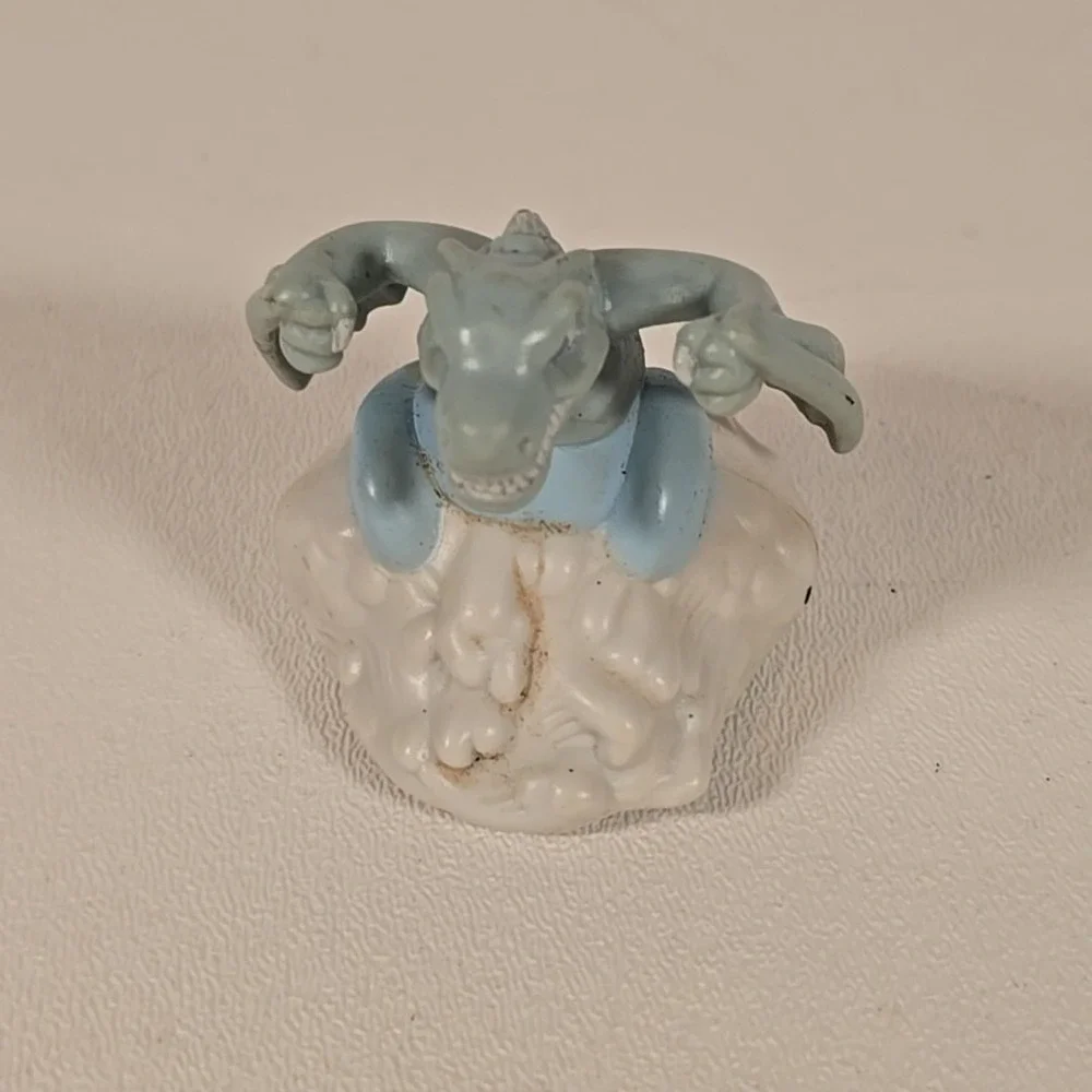 1996 Winged‎ Dragon Guardian Of The Fortress #1 2